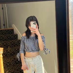 Cute spring plaid cropped off-the-shoulder top